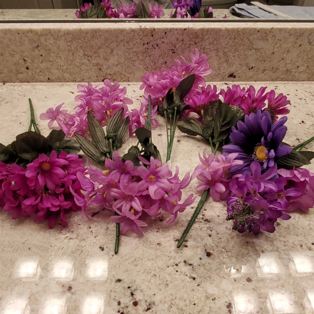NWT FAUX FLORAL - Picture 2 of 3